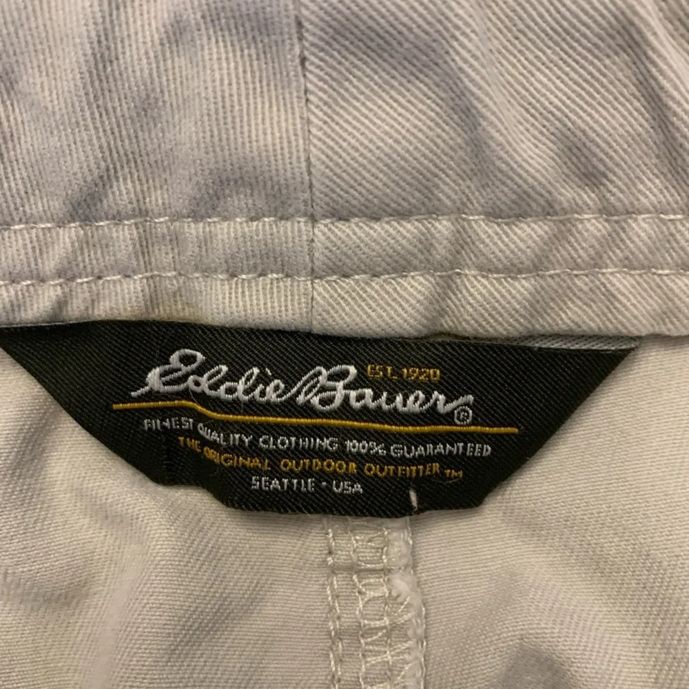 Eddie Bauer Shorts Mens 33 Beige Cargo Pockets utility Hiking Outdoor Y2k